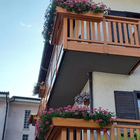 Emidia Ferienhaus Raveo